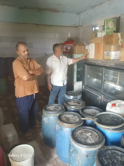ضبط طن و200 كيلو من البهارات والطحينة والعسل مجهولة المصدر وفاسدة خلال حملة تموينية بالرياض بكفر الشيخ