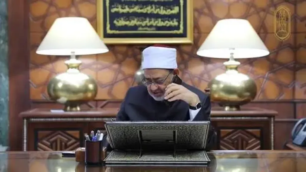 شيخ الأزهر يهنئ أوائل الثانوية الأزهرية هاتفيا.. ويؤكد: وطنكم يعقد عليكم الآمال للنهوض بمستقبل أمتكم