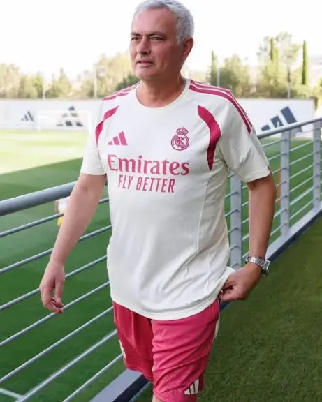 مورينيو يرسم ملامح ريال مدريد الجديد.. خماسي لا يقبل المساس