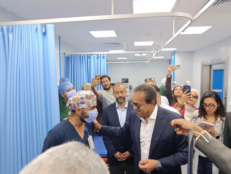 وزير الصحة يتفقد مركز أورام الإسماعيلية.. ويشيد بجاهزيته واستعداداته لاستقبال المرضى