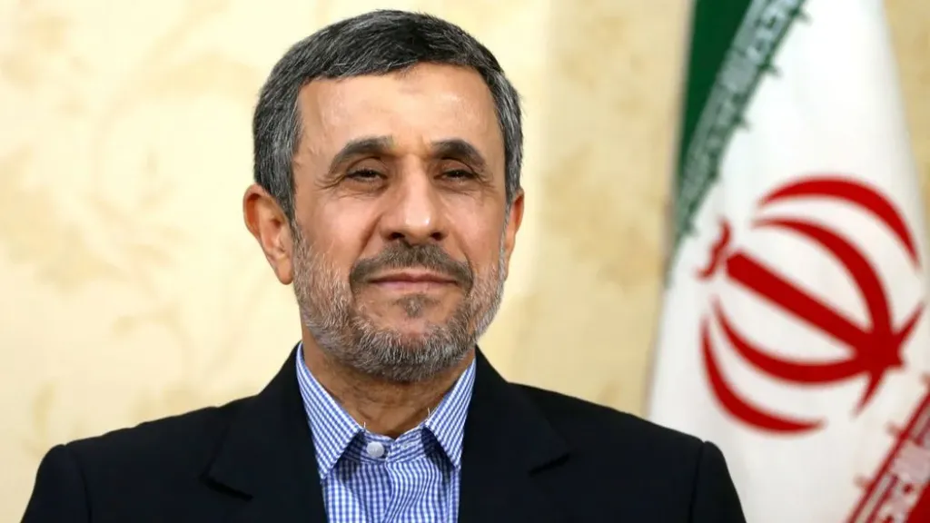 لماذا وقع اختيار الموساد على محمود أحمدي نجاد في محاولة تغيير النظام الإيراني؟