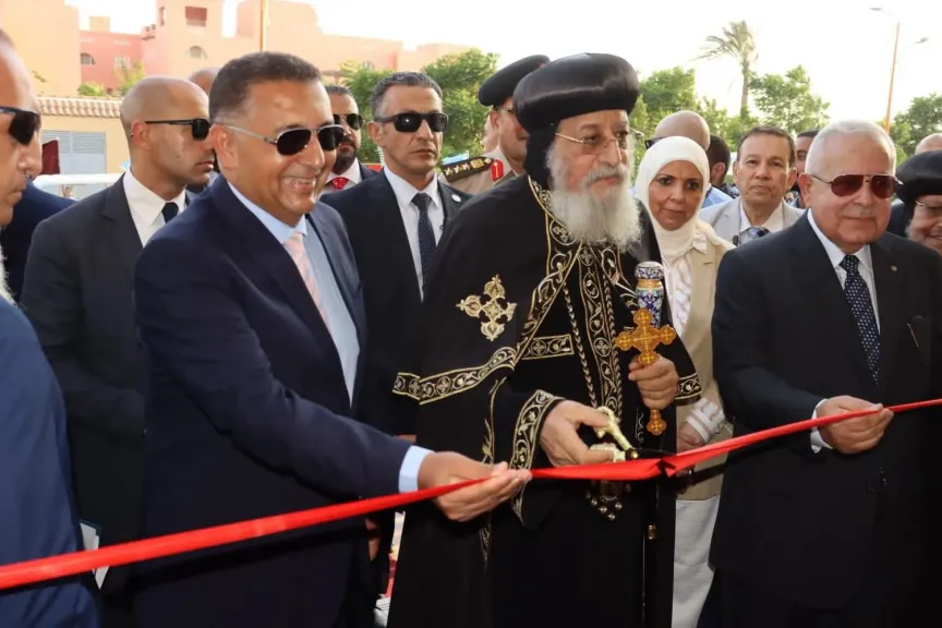 في أجواء احتفالية.. البابا تواضروس يفتتح مجمع خدمات ”أغصان الزيتون” بمدينة العبور