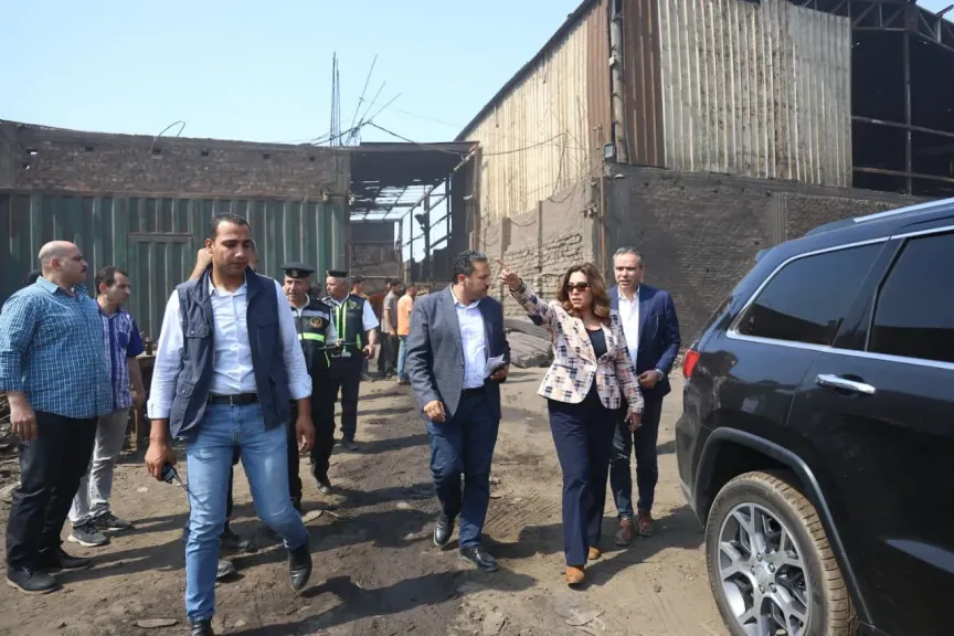 وزيرة البيئة من العكرشة: إلزام المصانع المخالفة بالالتزام بالاشتراطات البيئية
