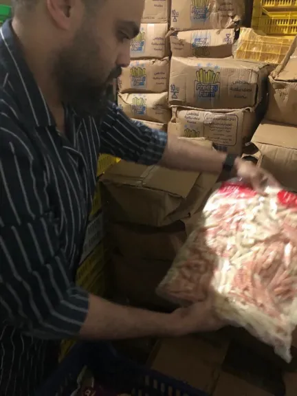 إغلاق مصنع مخالف ببنها بعد ضبط نحو طن من الأغذية غير الصالحة للإستهلاك