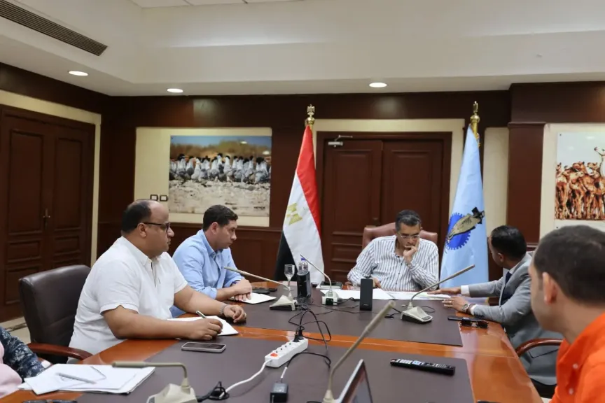 محافظ البحر الأحمر يناقش المرحلة الثانية من المخطط التفصيلي لمدينة رأس غارب ويوجه بالبدء في مخطط سفاجا