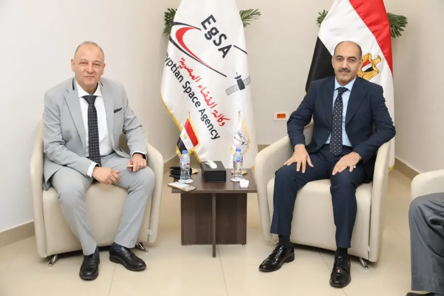 الرئيس التنفيذي لوكالة الفضاء المصرية يستقبل رئيس الجامعة المصرية اليابانية للعلوم والتكنولوجيا لبحث التعاون المشترك