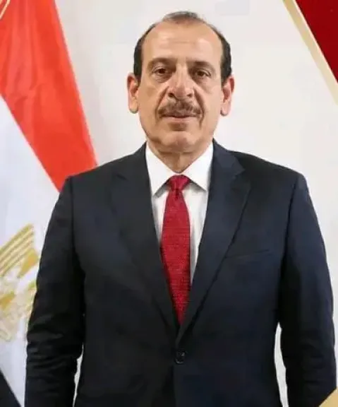 وزير الصحة :  يفوض  نائبه ” قنديل ”  لمتابعة ملفات التكليف والتمريض والمعاهد الفنية