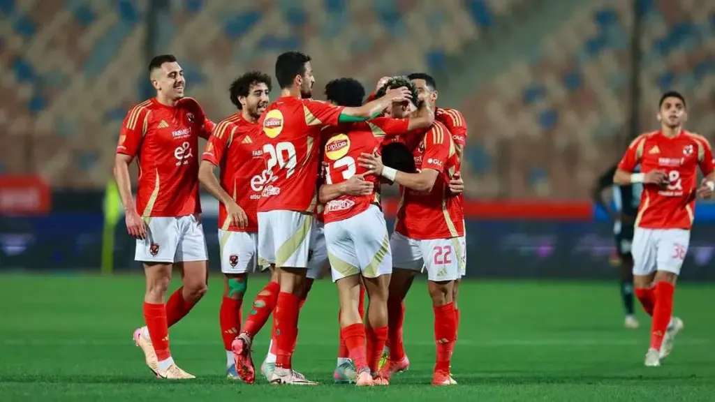 مهاجم الأهلي ينتقل إلى بتروجت في صفقة انتقال حر