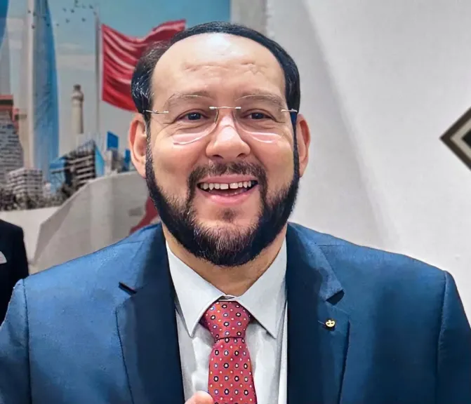 القادرية البودشيشية تهنئ العاهل المغربي بذكرى عيد العرش الـ27 وتدعو بدوام الأمن والإستقرار للمملكة