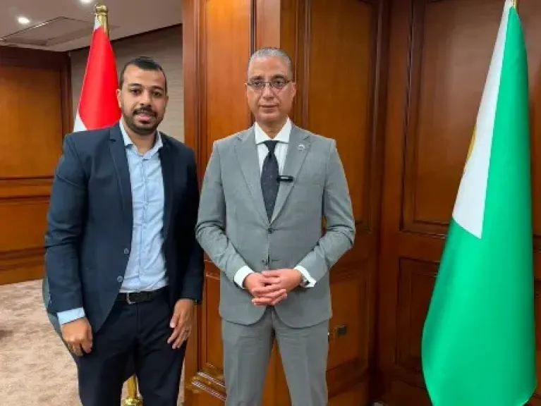 محافظ الجيزة ومحرر «النهار»