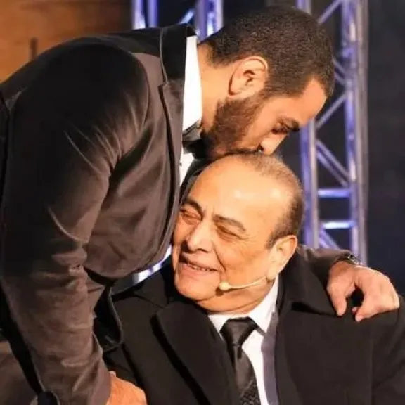 تأجيل حفلات تامر حسني في” يلا ساحل وجرش” عقب وفاة والده صباح اليوم .. تفاصيل