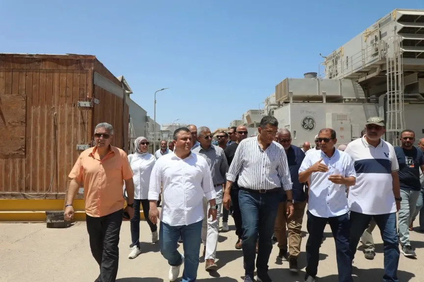 محافظ البحر الأحمر يتفقد محطة الكهرباء الغازية والمأخذ البحري تمهيدًا لدراسة إنشاء محطة تحلية جديدة بالغردقة