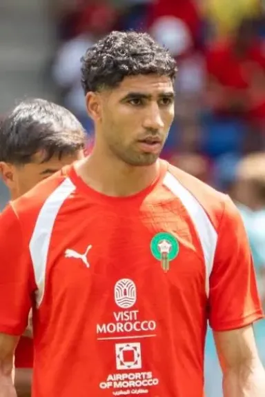 أشرف حكيمي يحقق رقمًا قياسيًا في دوري أبطال أوروبا