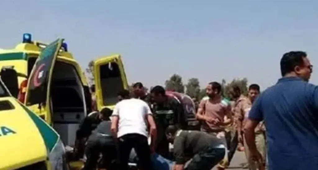 من أسرة واحدة.. إصابة 4 أشخاص إثر حادث انقلاب عربة كارو في قنا