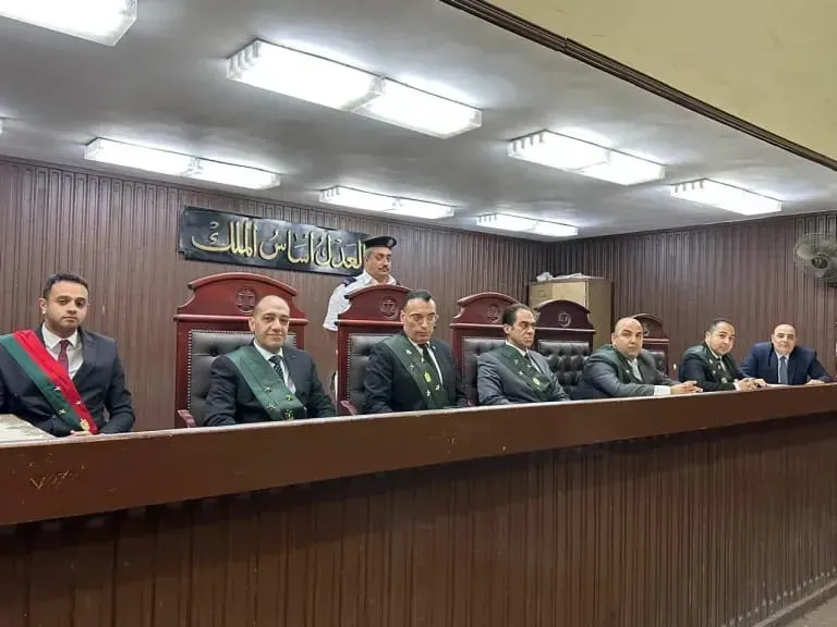 قتلوا شاباً وأصابوا آخر بالرصاص.. إحالة 3 طلاب للمفتي في جريمة مروعة بشبرا الخيمة