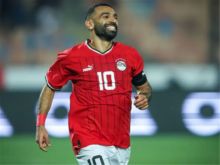 تقرير يكشف مفاجأة.. عملاق أسبانايا يزاحم طرابزون على ضم محمد صلاح بعقد يمتد لثلاثة مواسم