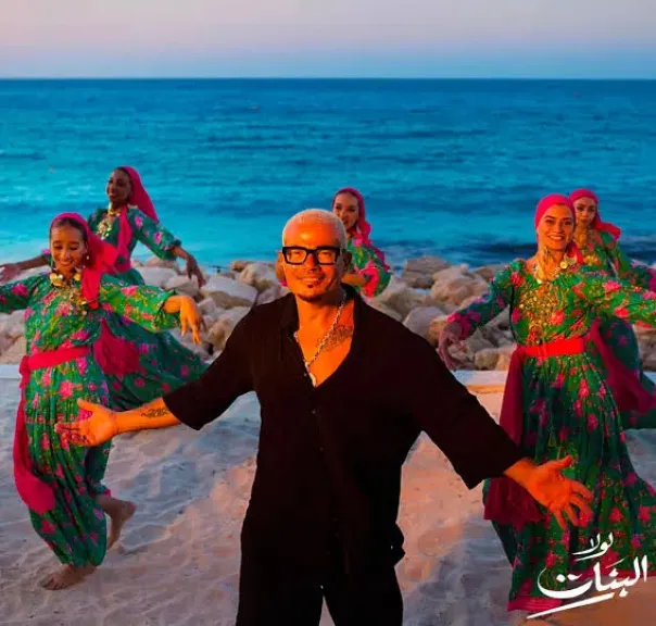 الثانية عالميًا والأولي بمصر.. أغنية لولا البنات لعمرو دياب تواصل نجاحاتها عبر منصات الموسيقى