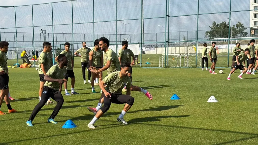 اليوم .. بيراميدز يواجه العربي الكويتي وديا