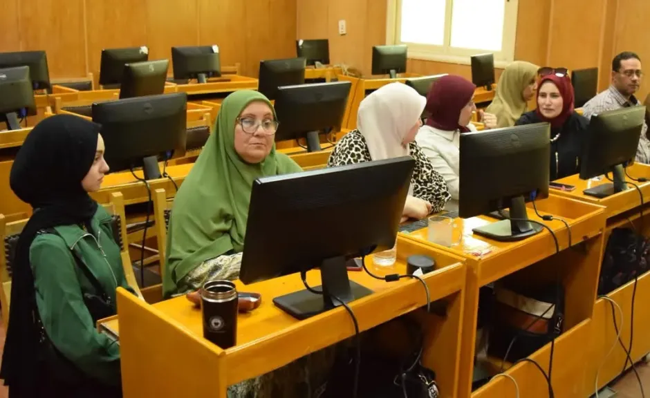 جامعة بني سويف تخصص ٣معامل رقمية لتسجيل رغبات طلاب المرحلة الأولى بالثانوية العامة