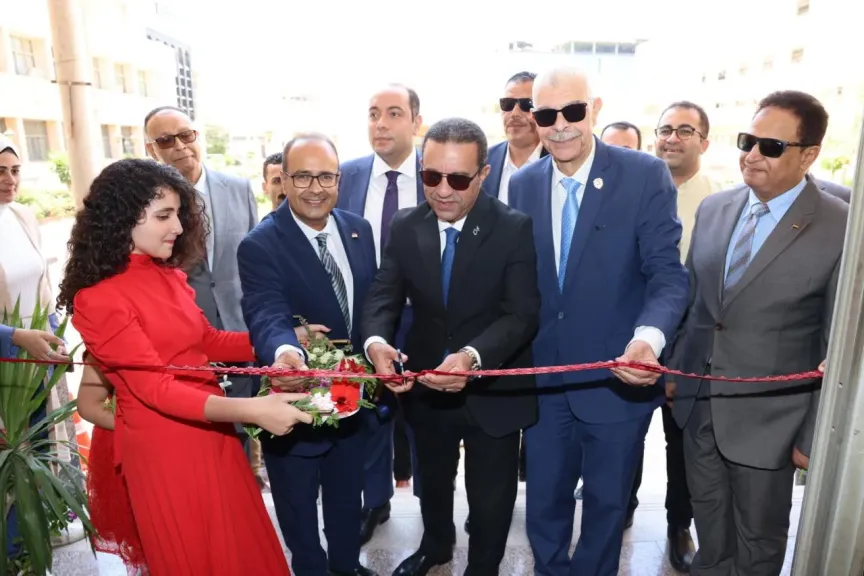 محافظ المنوفية ورئيس الجامعة يفتتحان معرض المشروعات الطلابية بكلية الهندسة