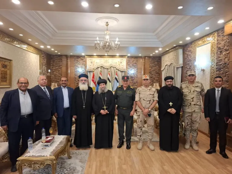 مطران أسيوط يزور قائد المنطقة العسكرية الجنوبية لتهنئته بتجديد الثقة