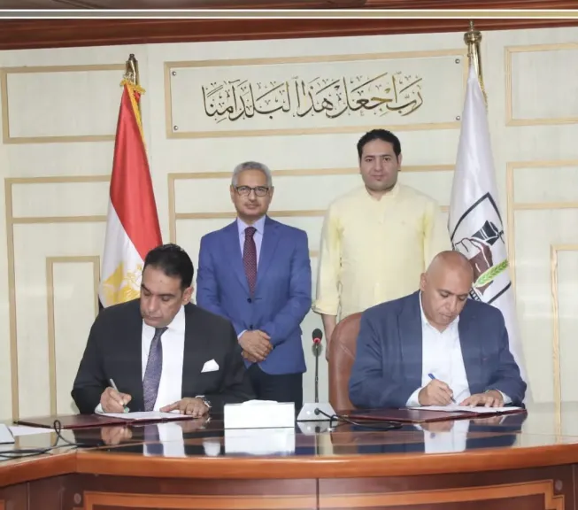 محافظ بنى سويف يشهد مراسم توقيع بروتوكول أنابه بين المحافظة والهيئة العامة للأبنية التعليمية