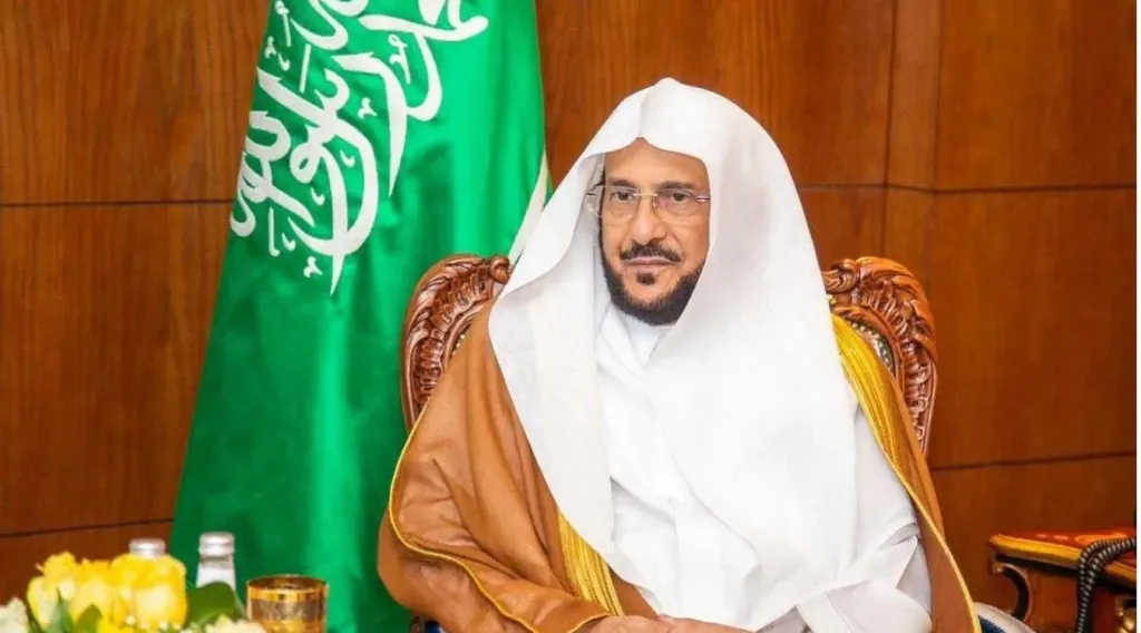 «آل الشيخ» يوجّه بالتأكيد على الدعاة بعدم التدخل في القضايا الفكرية والفقهية والخلافات المثارة في الدول الأخرى
