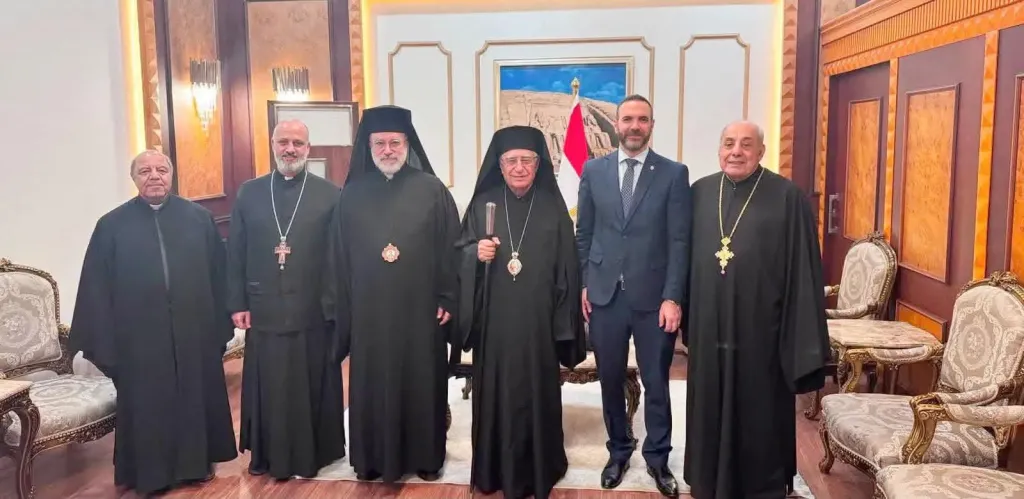 البطريرك يوسف العبسي يصل القاهرة في زيارة رعوية تستمر أربعة أيام