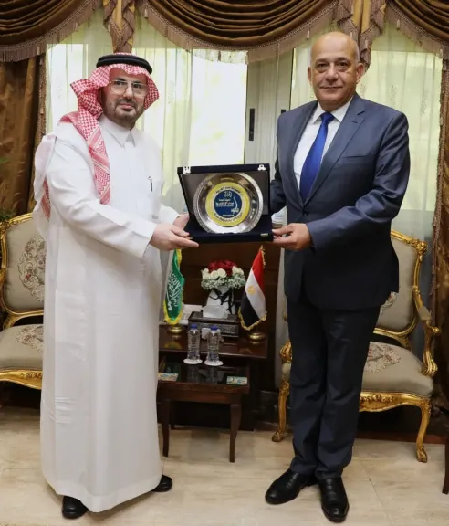 وفد سعودي  يزور ميناء الإسكندرية لبحث تعزيز التعاون في مجالات النقل البحري واللوجستيات
