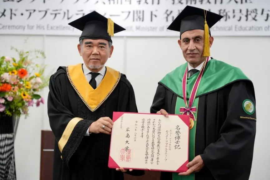تقديرًا لجهوه في تطوير التعليم.. جامعة هيروشيما تمنح وزير التعليم الدكتوراه الفخرية.. و«عبداللطيف»: أهدي التكريم لكل معلم في مصر