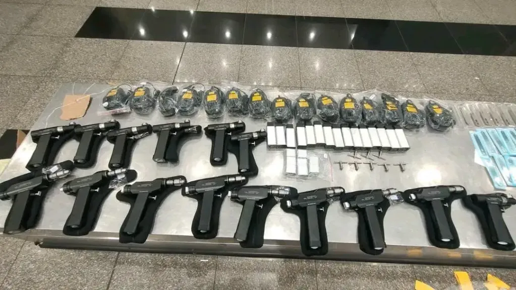 جمارك مطار القاهرة تضبط 3 محاولات تهريب كمية من الماريجوانا وحقن التخسيس
