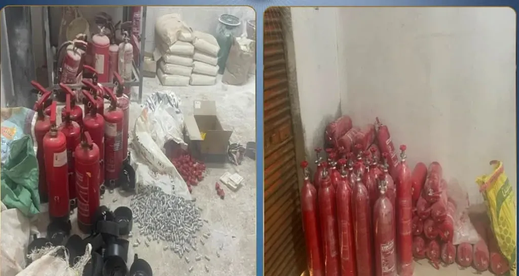 غش صادم.. ضبط 30 طفاية حريق مغشوشة و87 فارغة داخل مخزن بشبرا الخيمة