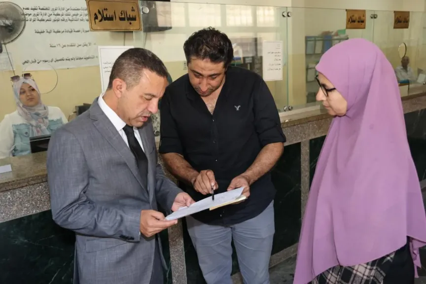 في جولة مفاجئة.. محافظ المنوفية يحيل 17 من العاملين بحي غرب شبين للتحقيق