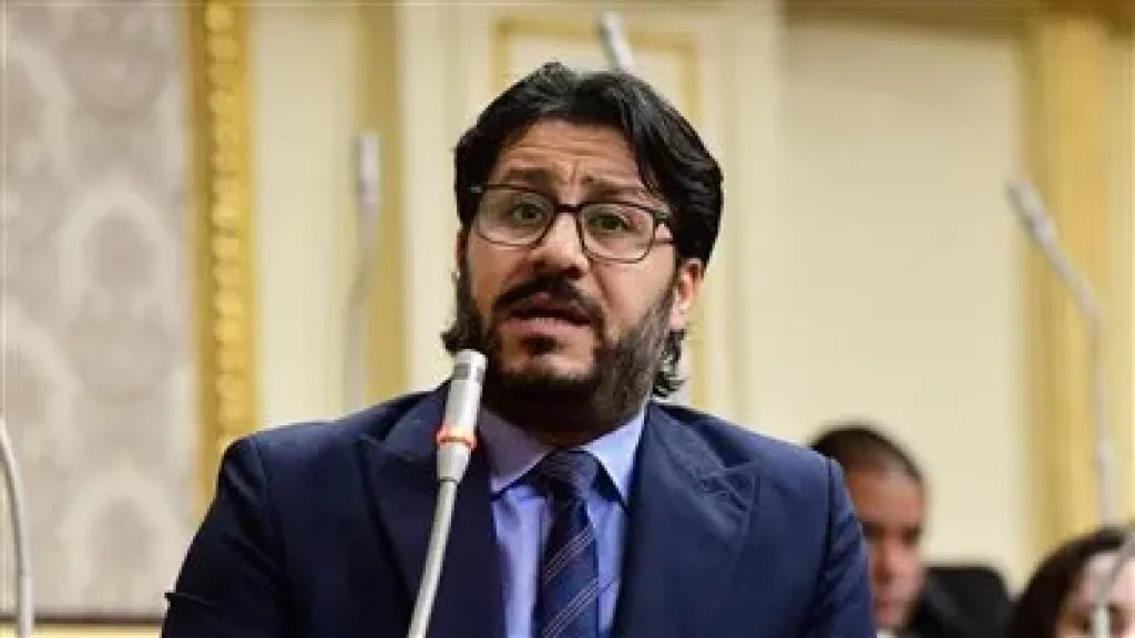 النائب أحمد بلال البرلسي يوجّه سؤالًا برلمانيًا للحكومة حول ظاهرة ”منتحلي الصفة والكيانات الوهمية”
