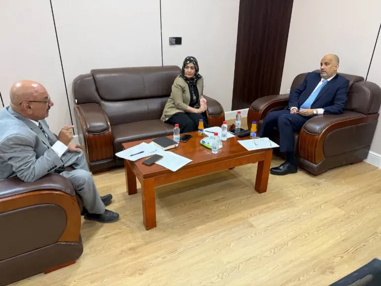 اليمن : وزيرة الشؤون القانونية تبحث مع وزير المالية تعزيز التنسيق المشترك ودعم تنفيذ مهام الوزارة