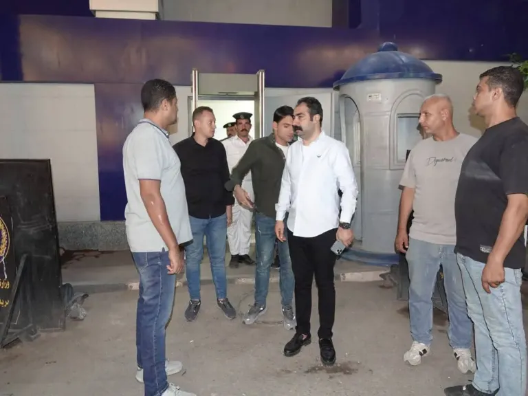 المقدم مصطفي كامل رئيس مباحث قسم شرطة الخصوص ومعاونيه
