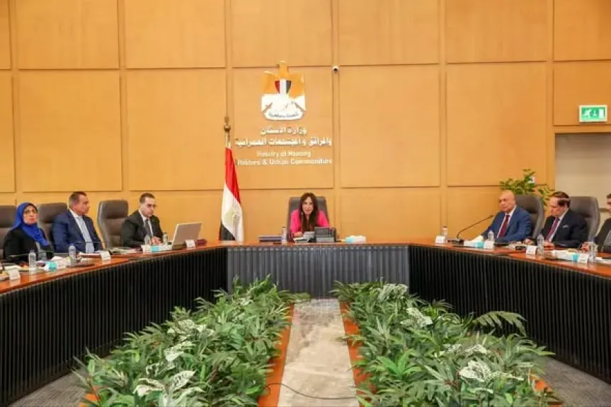 «الإسكان» تتابع تقنين الأراضي وخطة تطوير الساحل الشمالي حتى 2030