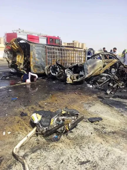 مصرع 15 عاملًا وإصابة 22 في تصادم سيارتي عمال بمنطقة الدواويس بالإسماعيلية
