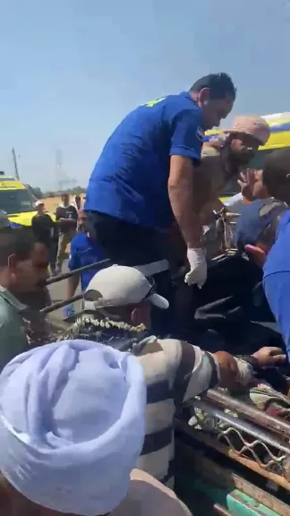 مصرع 15 عاملًا وإصابة 32 في تصادم سيارتي عمال بطريق الدواويس بالإسماعيلية