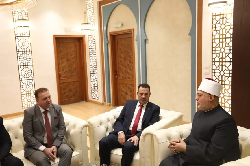 مفتي الجمهورية يستقبل مدير معهد المخطوطات العربية لبحث تعزيز التعاون المشترك