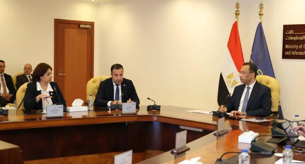 وزير الاتصالات: حماية حقوق المستخدمين على رأس أولويات الوزارة.. ولن نسمح لأي شركة بمخالفة القواعد المنظمة لتسجيل وتفعيل خطوط الهاتف المحمول