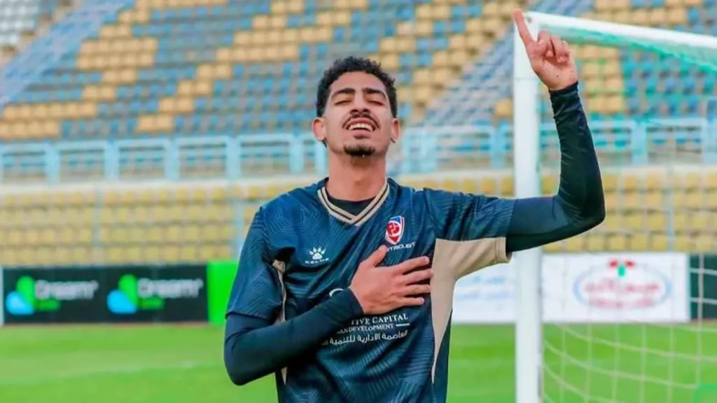 خاص.. مصدر يكشف حقيقة مفاوضات الأهلي مع أدهم حامد