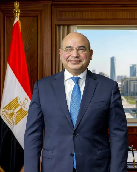 مصطفى شيخون رئيسًا لاقتصادية قناة السويس.. ماذا تحمل القيادة الجديدة للاستثمار والتصدير؟