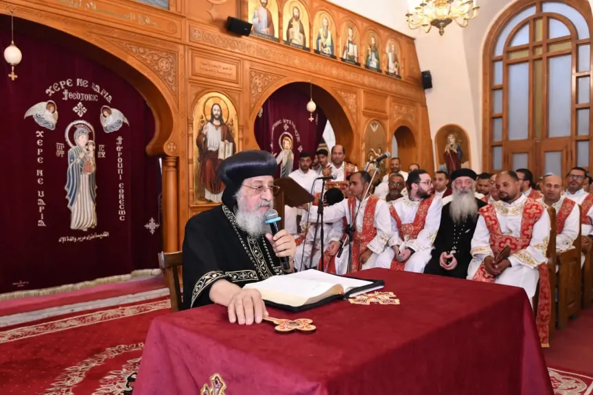 البابا تواضروس الثاني يعزي أسرة ضحايا حادث التجمع : الإيمان يمنحنا القدرة على مواجهة أصعب لحظات الفقد