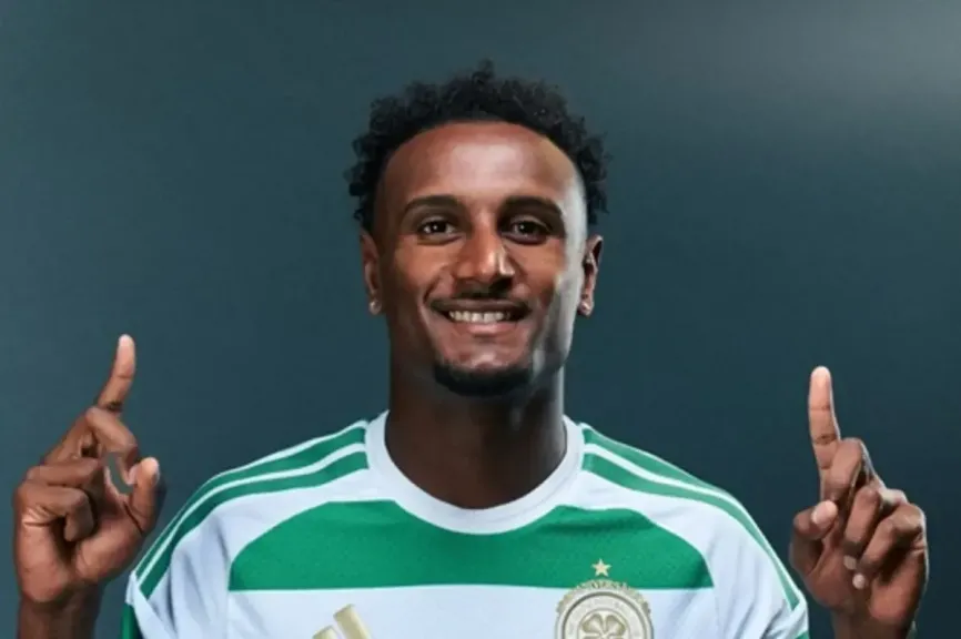 ”قاهر بطل العالم” يشعل مدرجات سيلتيك.. استقبال أسطوري للنجم المصري هيثم حسن