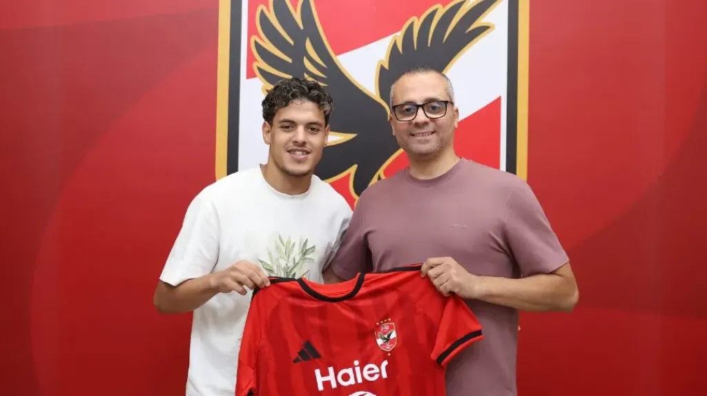 الأهلي يعلن التعاقد مع محمود صلاح 5 مواسم