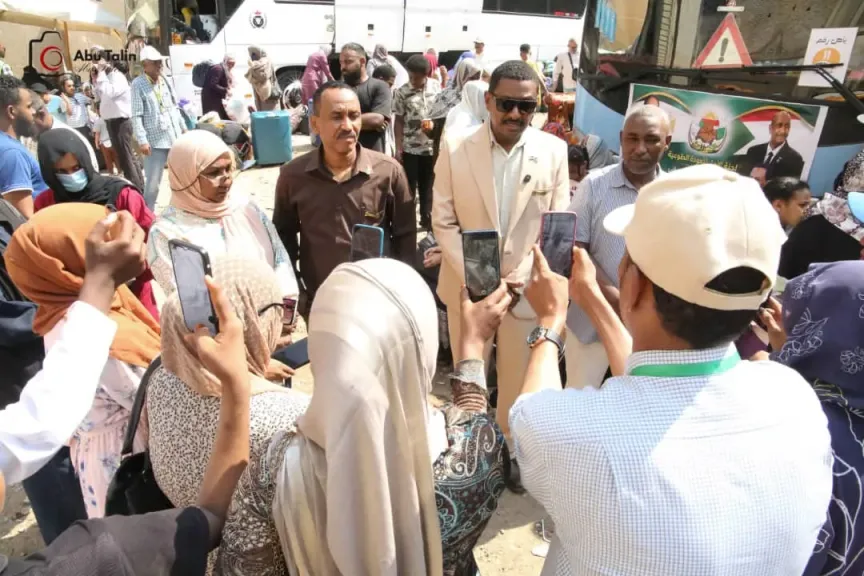 لجنة الأمل تواصل تفويج السودانيين من القاهرة.. 22 حافلة إلى الوطن ..ومنتصر عثمان : نشكر مصر قيادة وشعبا لدعم السودان