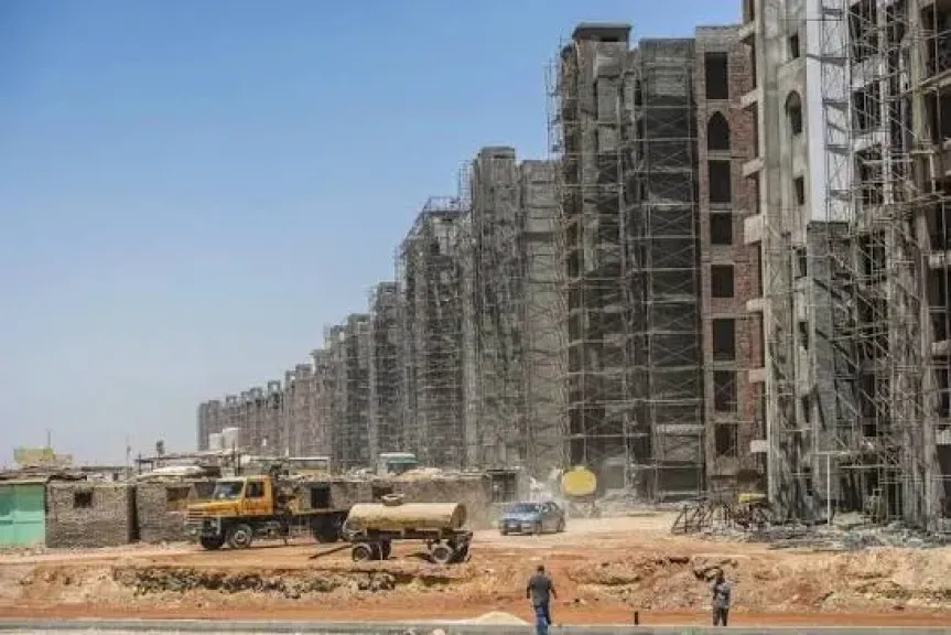 الدولار مقابل الطوب.. هل ينجح رهان تملك الأجانب للعقارات؟
