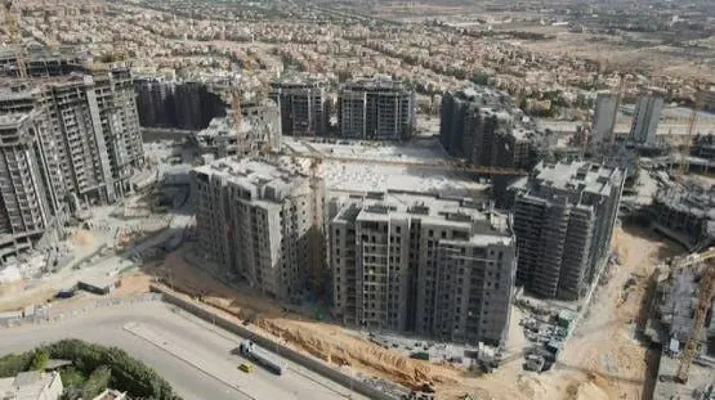 العقارات بين مطرقة الدولار وسندان المحروقات.. إلى أين تتجه الأسعار؟