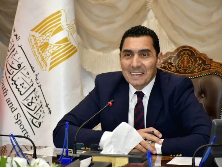 بالصور: «متنفس لـ 80 ألف نسمة يتحول لمصيدة إصابات».. صرخة عاجلة من أهالي السنانية بدمياط لوزير الشباب والرياضة